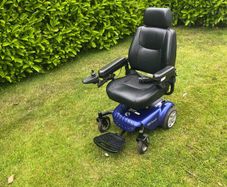 Compact wheelchair