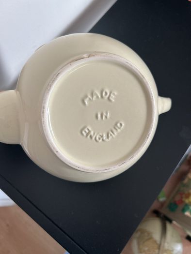 Aga Teapot
