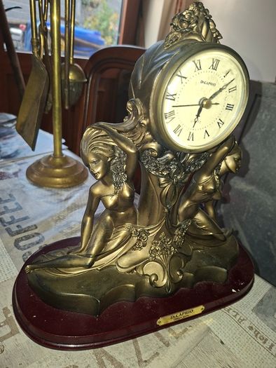 Beautiful Art Deco-style mantel clock DiCaprio Collection two elegantly posed female figures, Postage available or Collection