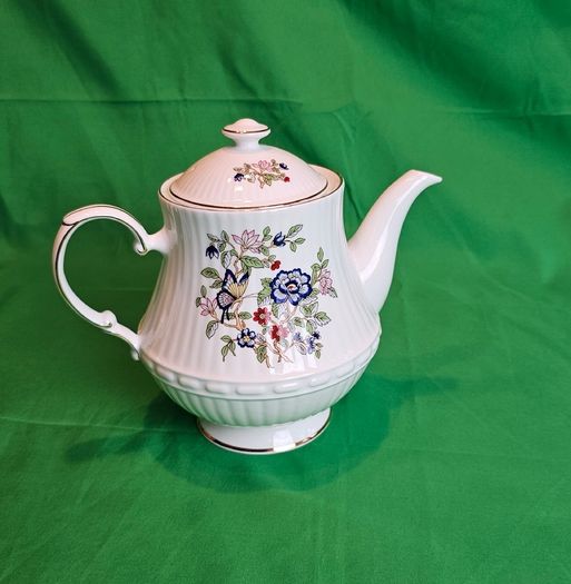 Royal Tara Fine Bone China Teapot  Harmony Pattern (Galway, Ireland)