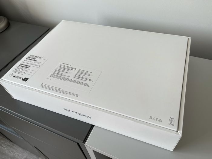 MacBook Pro Box (2020/2021)