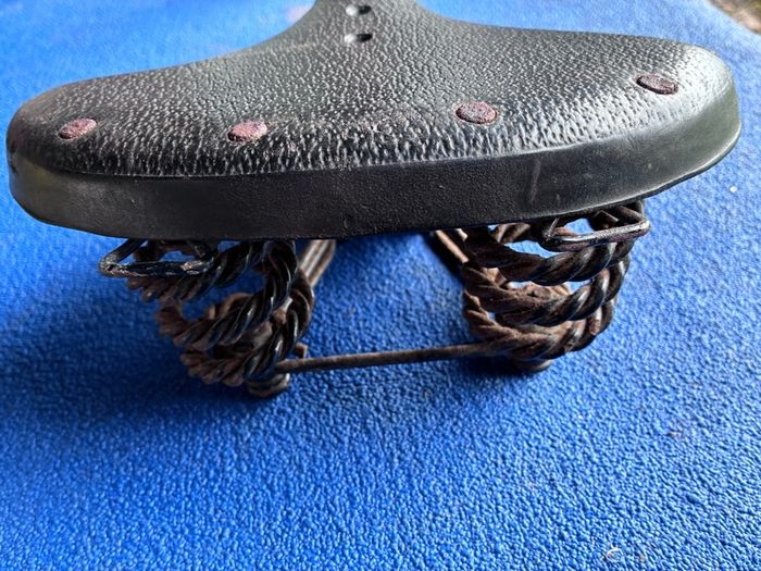 Vintage Wrights saddle