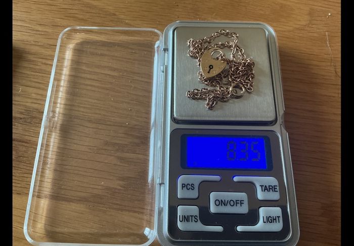 New 9ct Solid ROSE GOLD  Heavy CHAIN  And 9ct yellow Gold Padlock Pendant