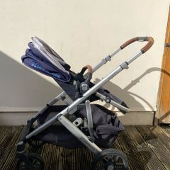 Uppababy Vista travel system with accessories