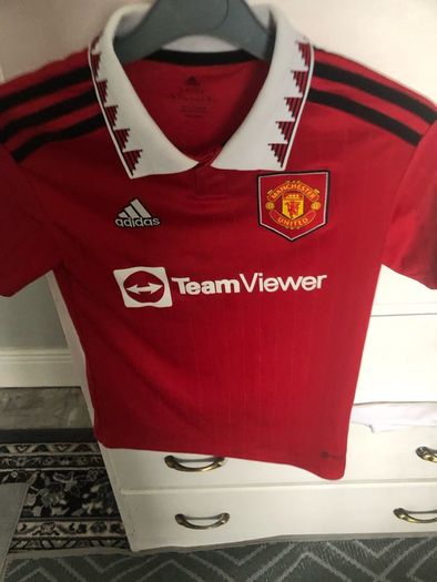 Selection of Manchester United shirts Sizes on pics
