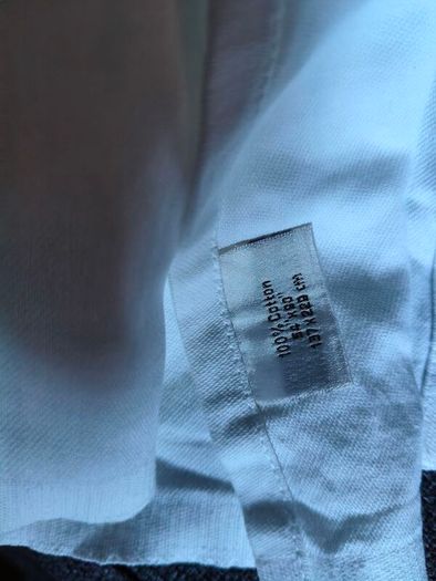 White Tablecloth