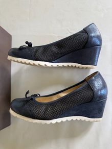 Navy Scolaro wedges size 37