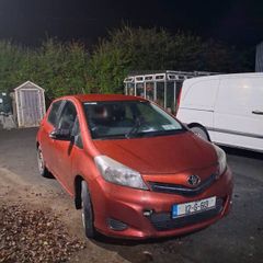 2012 Toyota yaris