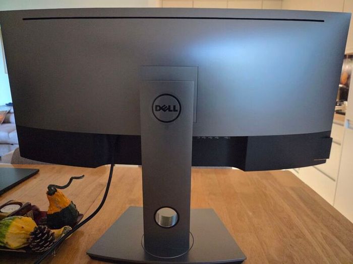 DELL 34-inch Curved IPS Monitor
