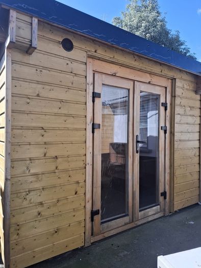 Log Cabin 3x2m Fully Insulated.