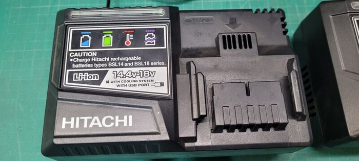 HITACHI / Hikoki  Battery Charger