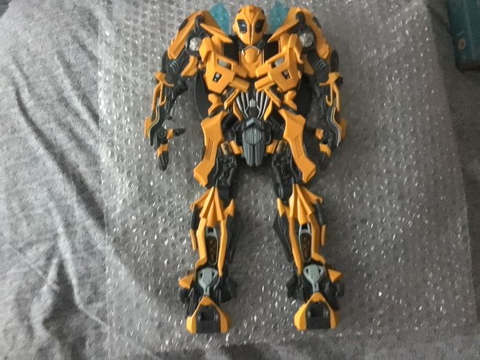 Transformers Revenge of the Fallen Blu Ray Bumblebee Figure