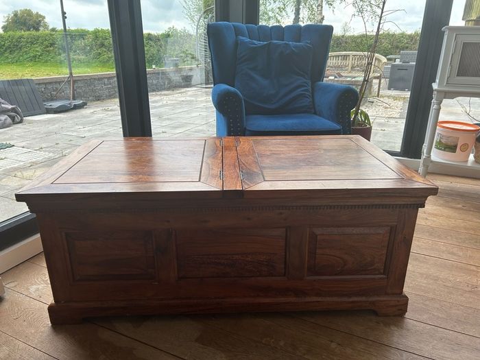 Coffee table with storage