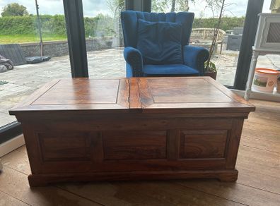 Coffee table with storage