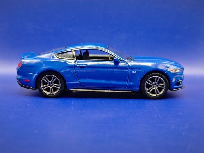 Kinsmart 2015 Ford Mustang GT, new, mint.