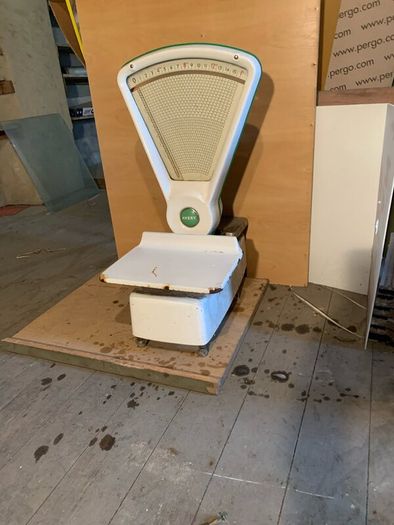 Avery Weighing scales