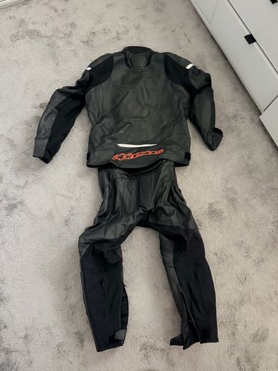 Alpinestars Tech Leather Jacket & Missile V2 Leather Pants - Matching 2-Piece Suit - Excellent Condition