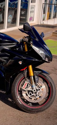 675R triumph Daytona