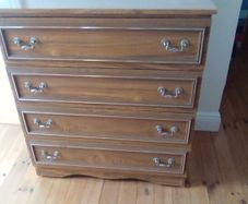 chest of drawers