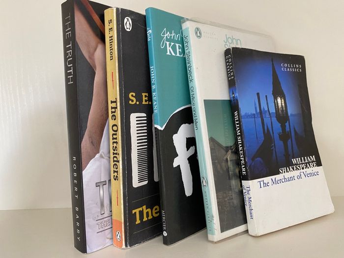 School Classic Books Shakespeare Steinbeck Outsiders Of Mice and Men