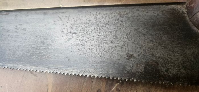 2 hand saws