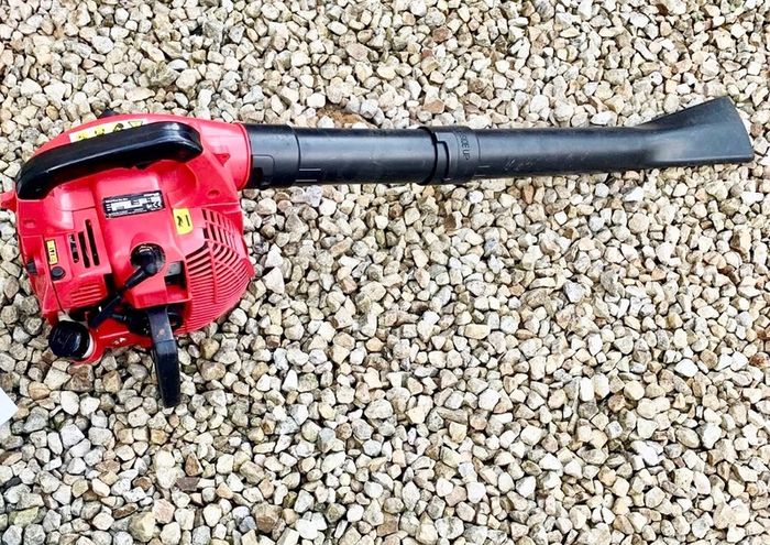 petrol leaf blower