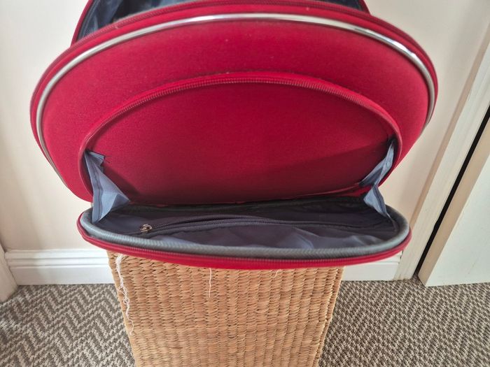 Red vanity case