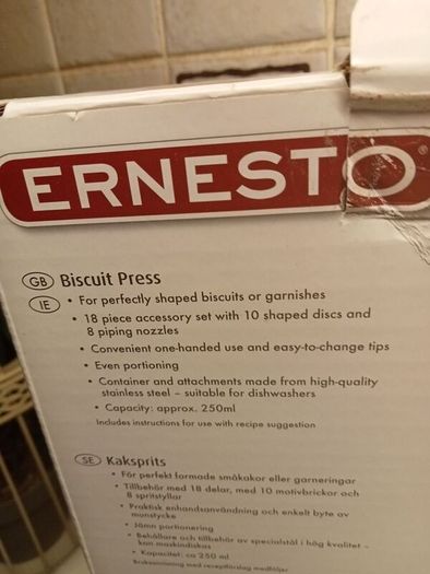 Biscuit press