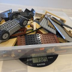 box of lego (brown / beige)
