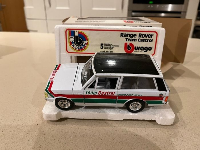 Range Rover Team Castrol 1/24 Burago  Rare