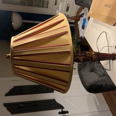 Vintage Three bulbs stunning table lamp