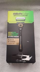 Gillette Labs Razor with Exfoliating Bar & Magnetic Stand Black and Gold Edition