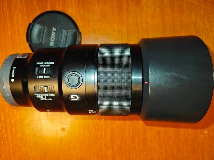 Sony 90mm F2.8 macro lens