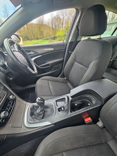 Opel Insignia 2011 Saloon