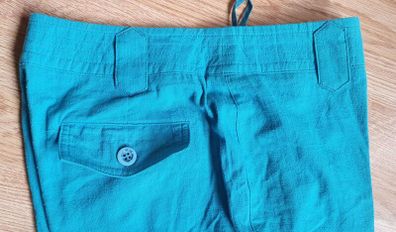 Size 10 - A Pair of 3/4 Length Pants with Belt