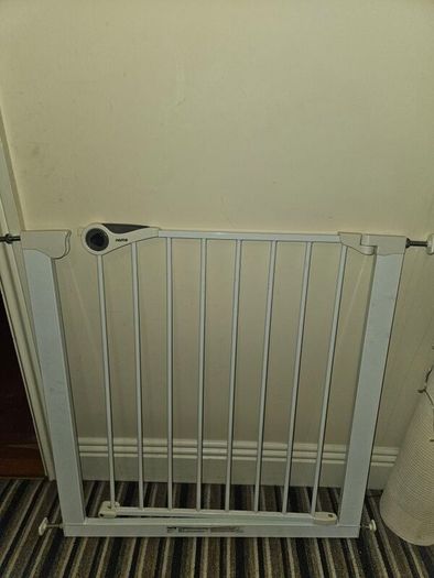 2 baby gates