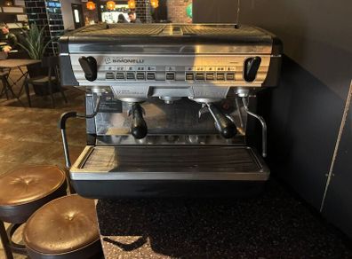 Nuova Simonelli Appia 2 Espresso Machine