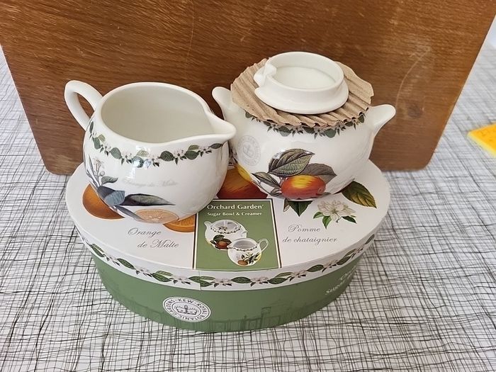 Kew Royal Botanic Gardens Sugar Bowl And Creamer Set "pear" Unused In Original Packaging, Box Immaculate