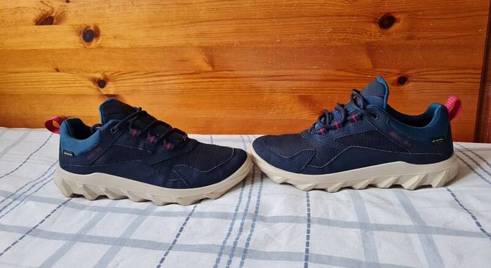 ecco gtx mx low Size 4.5 eu 37 navy/green in excellent condition