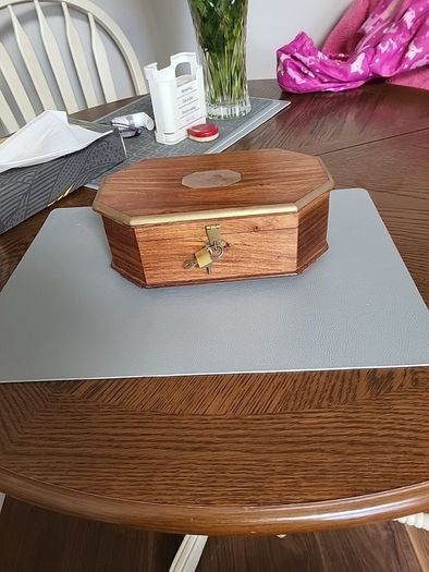 Trinket/jewellery box
