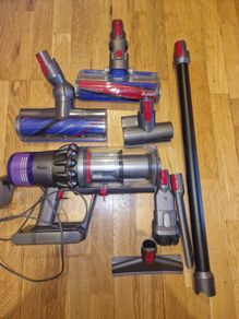 Dyson V11 Clck in