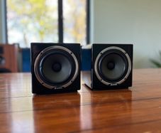 Avantone Active Mixcubes speakers + chargers