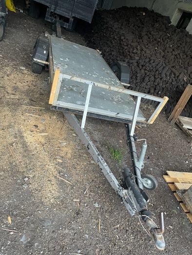 flat bed trailer