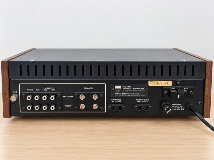 Sansui AU101 Vintage Stereo Amplifier