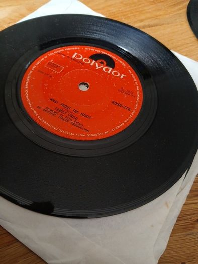 He Family Child 7" Irish Press