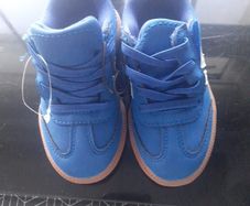 New size 5 infant runners from Dunnes .Never worn .These would fit a child with a narrow foot as not wide enough for my child .Free