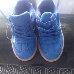 New size 5 infant runners from Dunnes .Never worn .These would fit a child with a narrow foot as not wide enough for my child .Free
