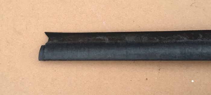 LH Front Outer Glass Rubber (Fiat Multipla)