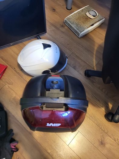 Deliveroo Started Bundle - Helmets, Backpack, Phone Mount and Cover
