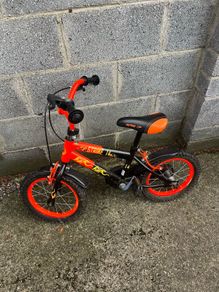 12' Smyths kids bike